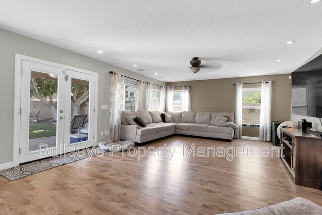Building Photo - 809 S Lagoon Dr