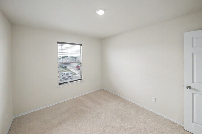 Building Photo - Open-Concept 3BR + Game Room Near Fort Sam & Randolph - Realtor Commission: $500