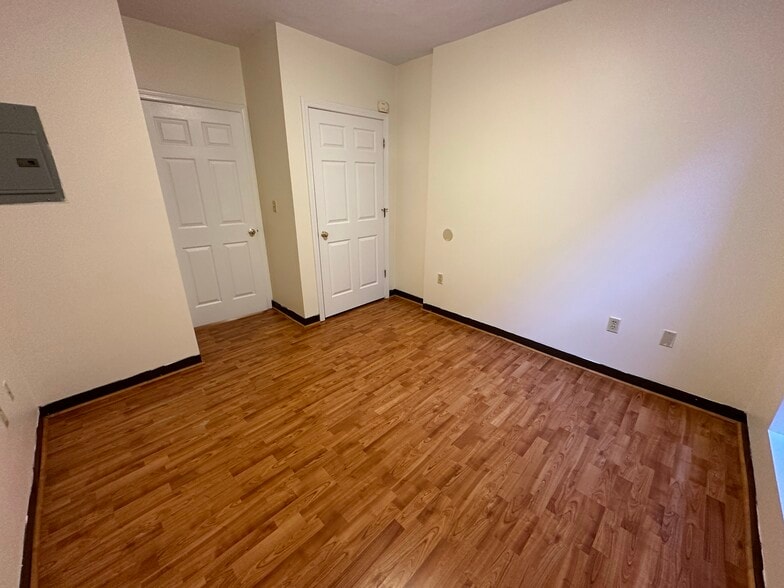 Building Photo - 79 Essex St