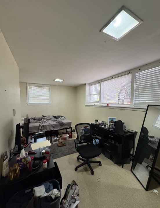 Building Photo - 599 S East St