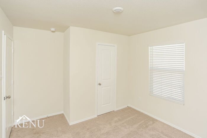 Building Photo - 4115 Wintergreen Dr