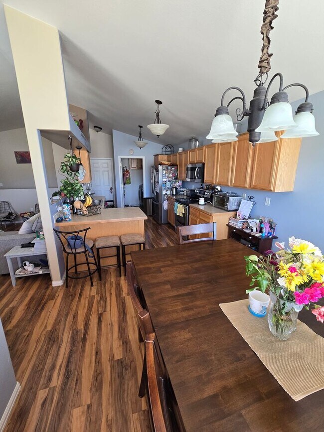 Building Photo - Spacious 5B/3B with Finished Basement Now Available!