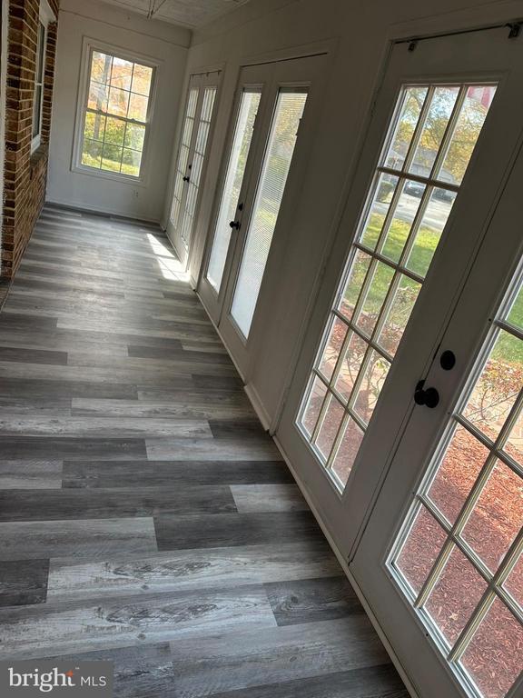 Building Photo - 44075 Louisdale Rd