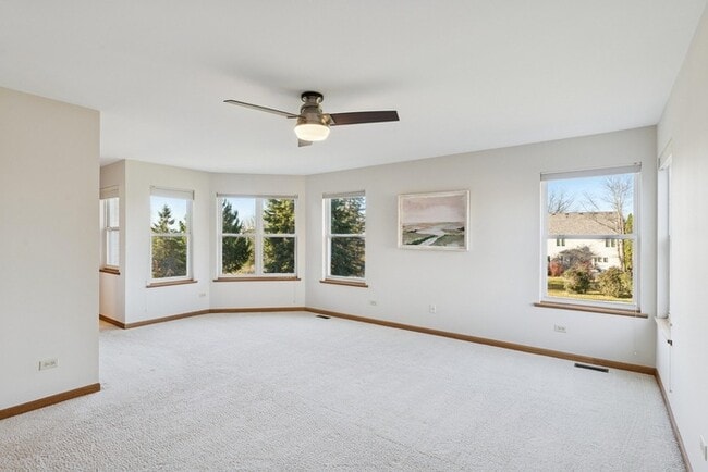 Building Photo - Spacious 3BR Home with Large Yard & 3-Car Garage in Prairie Towne – Grayslake