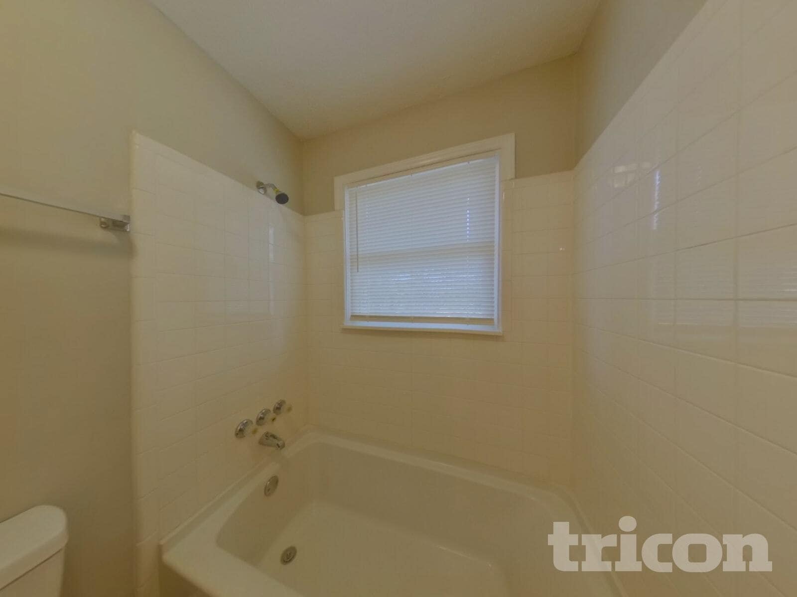 Building Photo - 3959 Notre Dame Pass