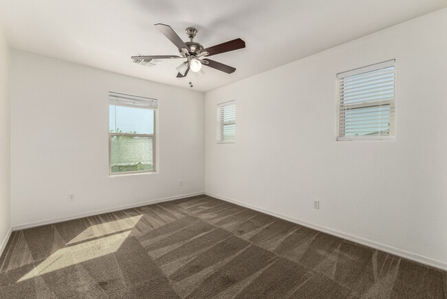 Building Photo - 2972 E Shannon St