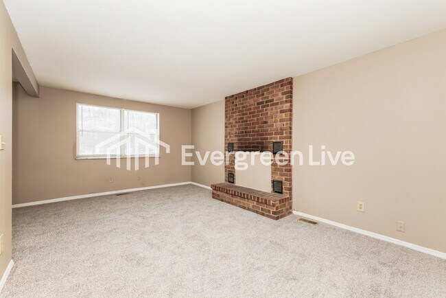 Building Photo - 8810 Foxgate Ct