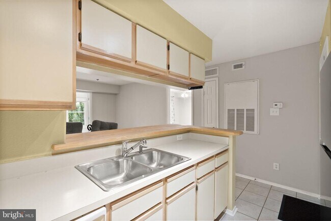 Building Photo - 3313 Wyndham Cir