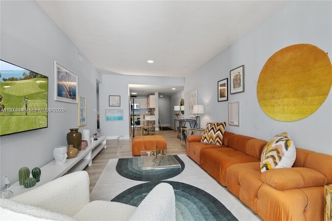 Building Photo - 185 SE 14th Terrace