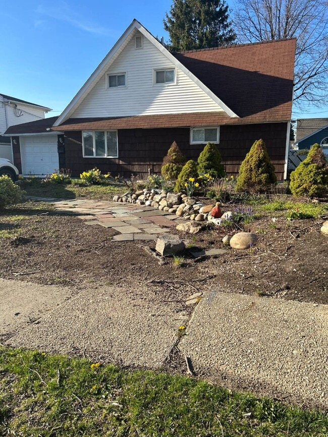 Primary Photo - 178 Brittle Ln