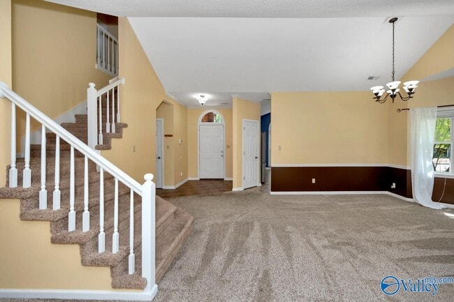 Building Photo - 722 Highland Dr