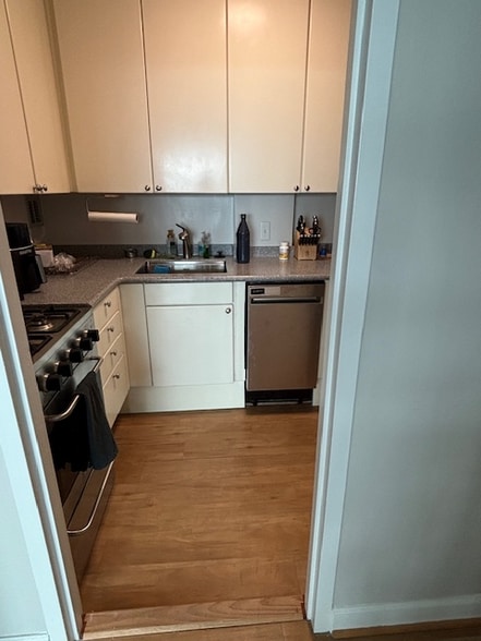 Kitchen - 1011 Arlington Blvd