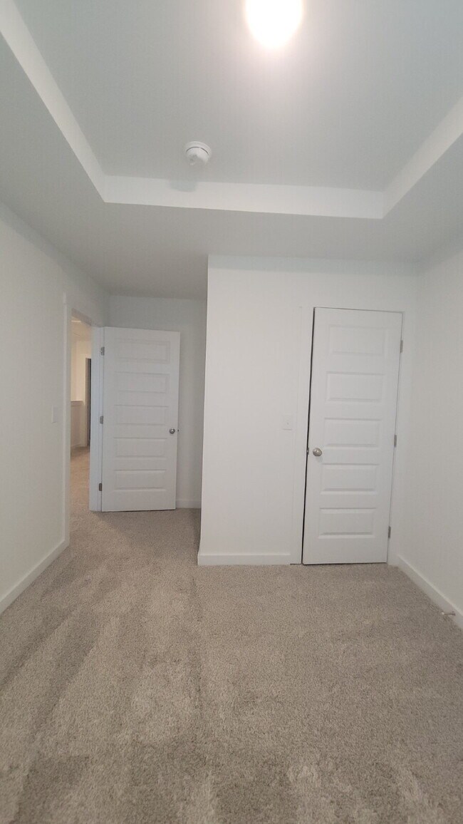 Building Photo - Section 8 Accepted!!! "Discover Comfort and Style: 3-Bed, 2.5-Bath Gem with Granite Elegance in H...