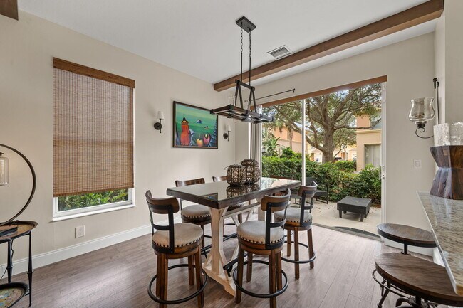 Building Photo - 123 Wakulla Springs Way