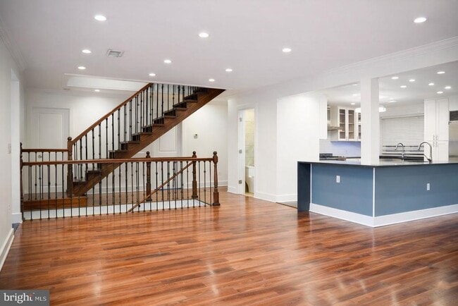 Building Photo - 1633 Kalmia Rd NW