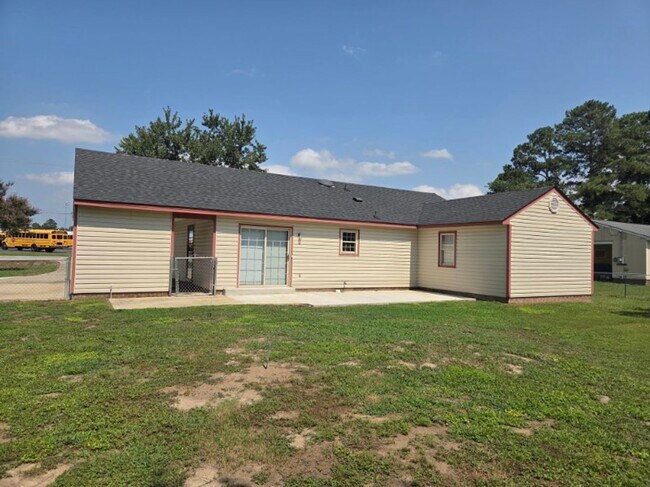 Building Photo - 1166 E New Hope Rd