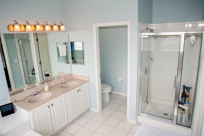 Building Photo - 411 Sycamore St