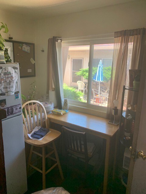 Building Photo - $758 | 1BR/1BA | Cat Friendly Condo for re...