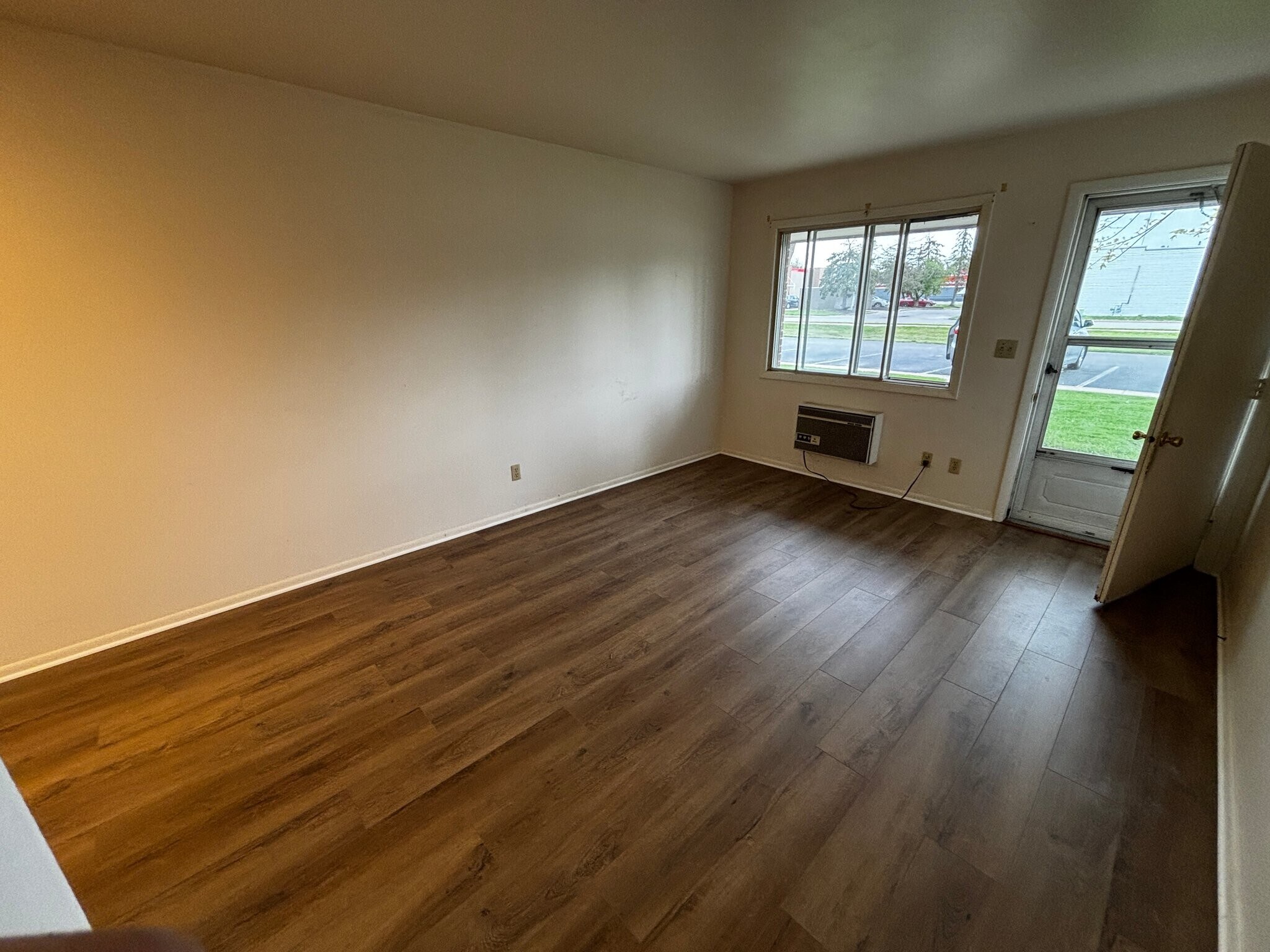 Building Photo - 23 Diplomat Dr