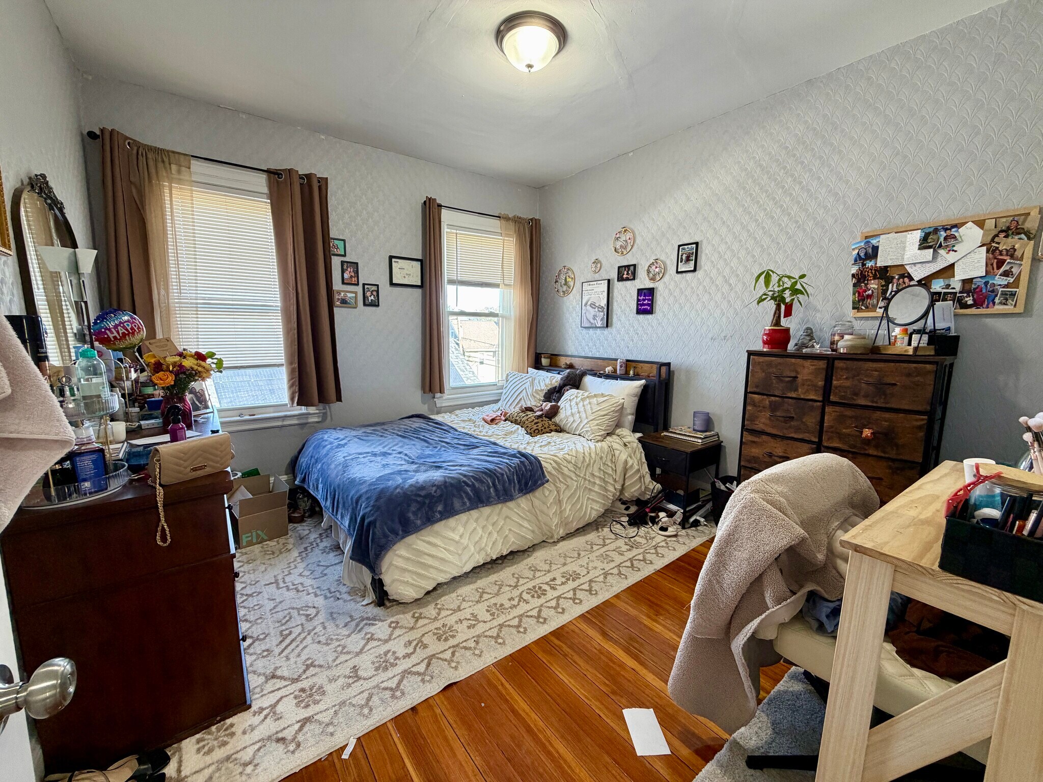 Building Photo - 407 Charles St