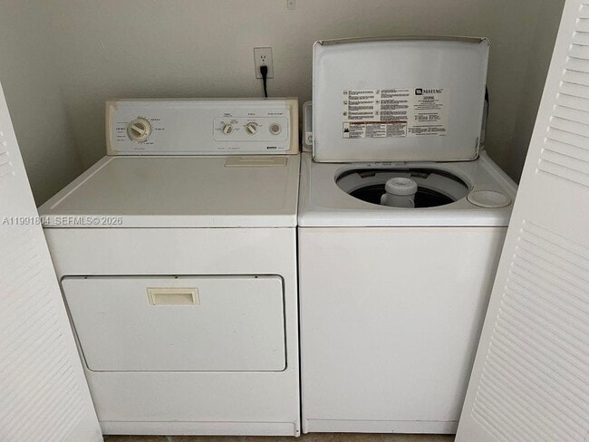 Building Photo - 8255 Lake Dr