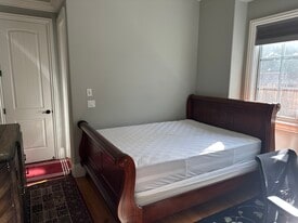 Building Photo - 410 Alger Dr