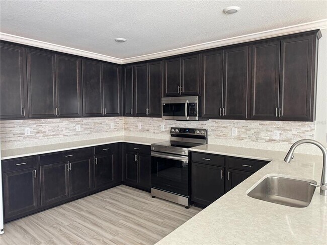 Building Photo - 1016 Cascade Dr