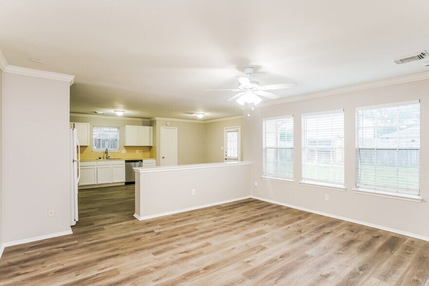 Building Photo - 5827 Clerkenwell Dr