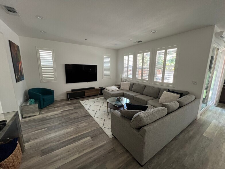Living room - 5176 Julia Berger Cir