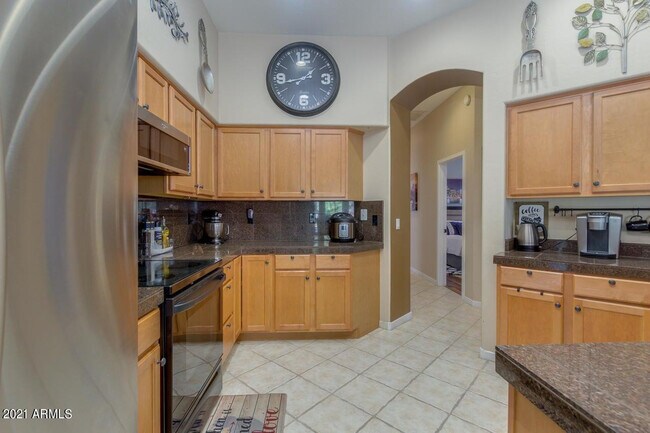 Building Photo - 3922 E Carson Rd