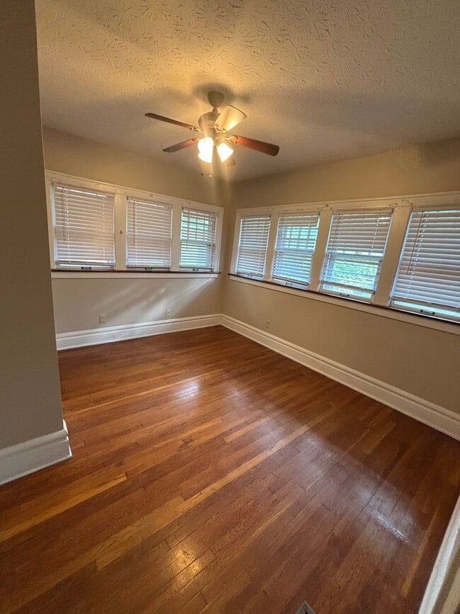 Building Photo - 361 E Northwood Ave