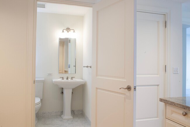 Building Photo - 130 S 18th St