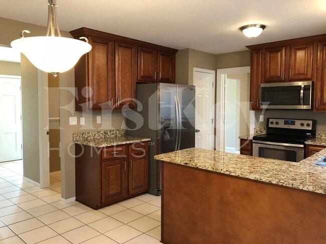 Building Photo - 16727 N Fork Ridge Dr