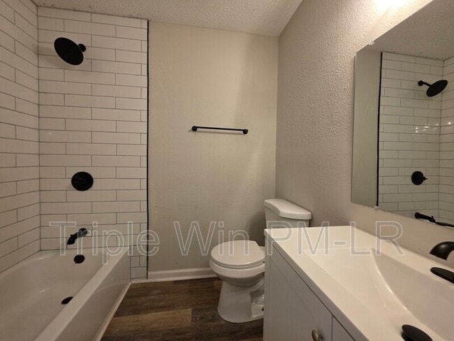 Building Photo - 8 Willowridge Cove