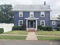 Building Photo - 310 4th St