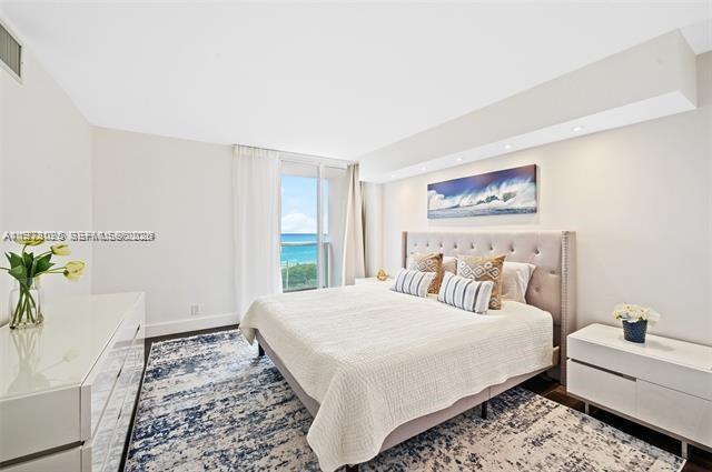 Building Photo - 100 Bayview Dr