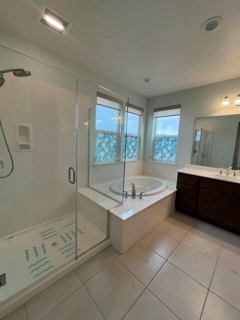 Building Photo - "Spacious 4-Bedroom Retreat with Elegant Granite Touches on Crepe Myrtle Lane!"