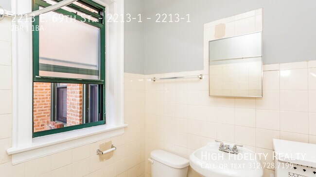 Building Photo - 2213 E 69th St