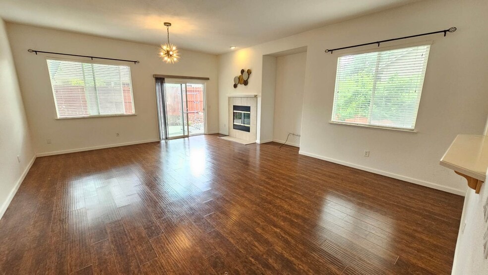 Building Photo - 9641 Darley Way