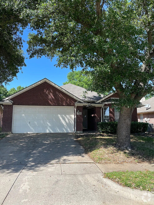 Building Photo - 2233 Tiffany Glenn Ct