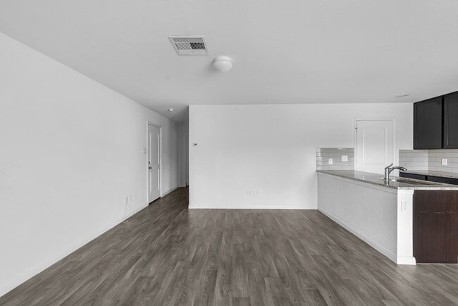 Building Photo - 12998 Sorrento Bay Dr