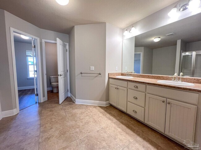 Building Photo - 5588 Inspiration Street