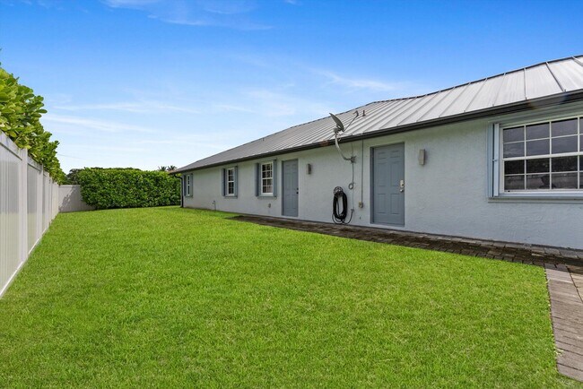 Building Photo - 1874 New Haven Ave