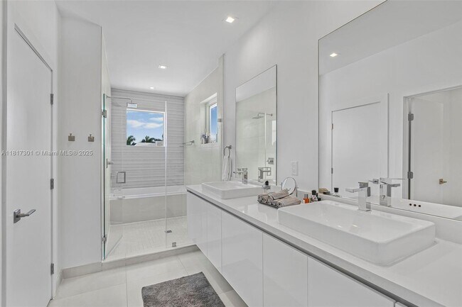 Building Photo - 10373 NW 68th Terrace