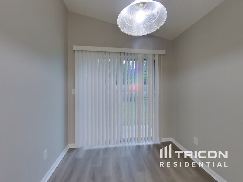 Building Photo - 3139 Boynton Dr