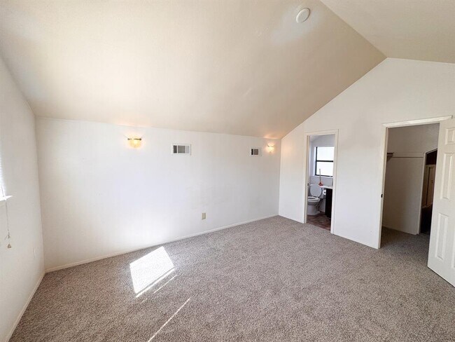 Building Photo - 505 Cambridge Dr