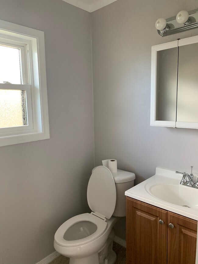 Building Photo - 85-013 Pokai Bay St