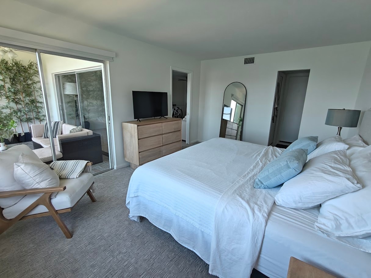 Building Photo - 410 Wilma Cir