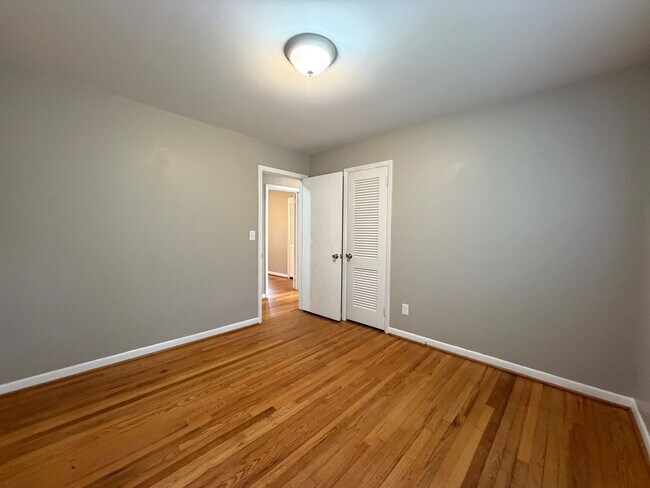 Building Photo - 105 Coker Dr