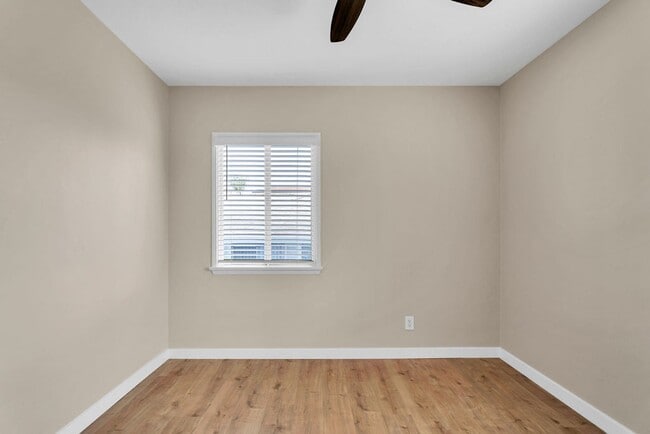 Building Photo - 853 Emerald St